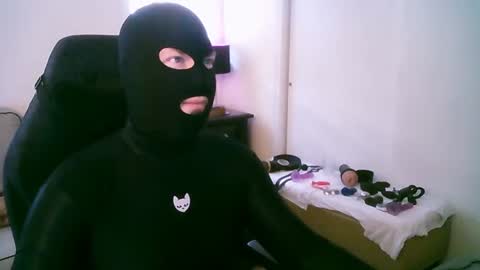 Snapshot of latexminheadroom chatting on June 24, 6:40 pm latexminheadroom online show from June 24, 6:40 pm