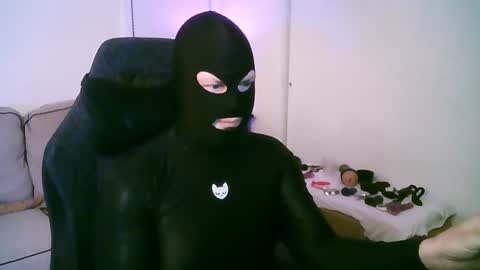 Snapshot of latexminheadroom chatting on June 25, 5:12 am latexminheadroom online show from June 25, 5:12 am