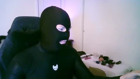 Snapshot of latexminheadroom chatting on July 17, 2:40 am latexminheadroom online show from July 17, 2:40 am