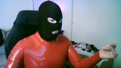 Snapshot of latexminheadroom chatting on July 27, 4:52 am latexminheadroom online show from July 27, 4:52 am