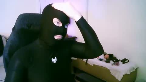 Snapshot of latexminheadroom chatting on July 30, 5:39 am latexminheadroom online show from July 30, 5:39 am