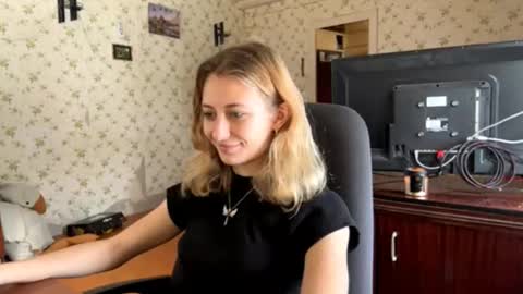 Amelia online show from March 4, 10:32 am