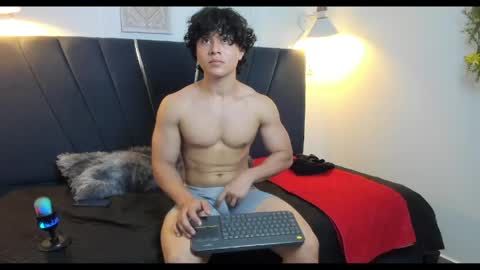 Snapshot of latin_beastx chatting on May 12, 8:50 pm latin_beastx online show from May 12, 8:50 pm