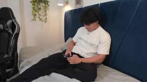 Snapshot of latin_beastx chatting on June 10, 8:19 pm latin_beastx online show from June 10, 8:19 pm