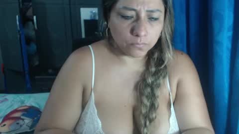 latin_big_boobs online show from November 28, 11:51 pm