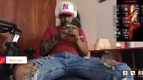 Snapshot of latin_blackmen chatting on July 13, 11:40 pm latin_blackmen online show from July 13, 11:40 pm