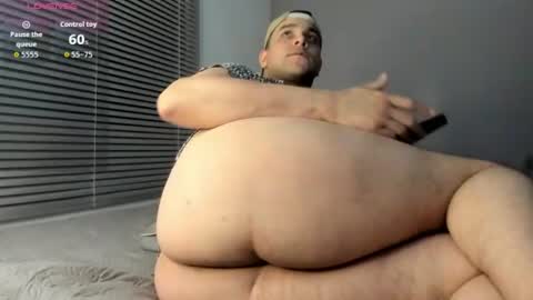 Snapshot of latin_boy_surprise chatting on June 11, 2:53 am Yisus online show from June 11, 2:53 am