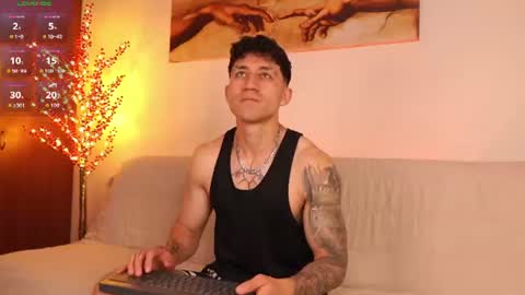 Snapshot of latin_green_eyes_ chatting on July 10, 10:01 pm latin_green_eyes_ online show from July 10, 10:01 pm