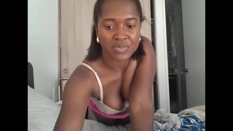 Snapshot of latina033 chatting on March 7, 6:27 pm latina033 online show from March 7, 6:27 pm