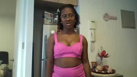 Snapshot of latina033 chatting on March 13, 11:39 am latina033 online show from March 13, 11:39 am