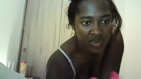 Snapshot of latina033 chatting on March 13, 11:44 pm latina033 online show from March 13, 11:44 pm