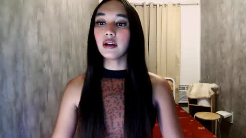Snapshot of latina_kia chatting on April 1, 11:00 am latina_kia online show from April 1, 11:00 am