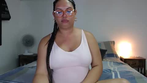 Snapshot of latinaflower_ts chatting on November 18, 8:57 pm FLOR SALVAJE online show from November 18, 8:57 pm