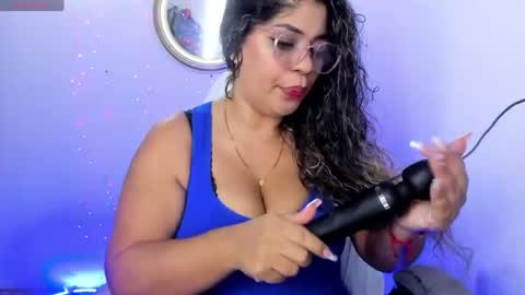 Snapshot of latinamav22 chatting on June 19, 11:30 pm latinamav22 online show from June 19, 11:30 pm