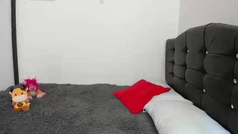 Luna  online show from March 12, 1:17 pm