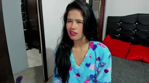 Snapshot of latinaqueen023 chatting on June 14, 9:44 am Luna online show from June 14, 9:44 am