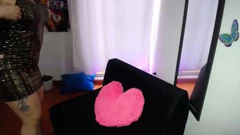 Snapshot of latinasexy_001 chatting on October 22, 7:46 pm LORENA online show from October 22, 7:46 pm