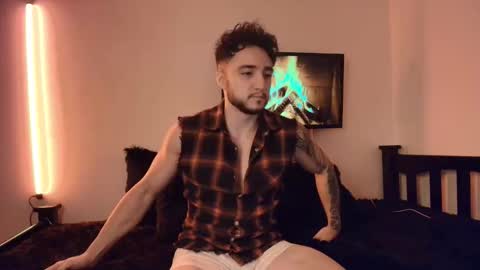 Snapshot of latinboyvip_ chatting on April 20, 1:47 pm LatinBoyVIP Colombian online show from April 20, 1:47 pm