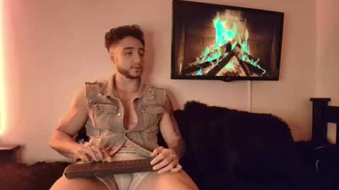Snapshot of latinboyvip_ chatting on May 2, 10:15 pm LatinBoyVIP Colombian online show from May 2, 10:15 pm