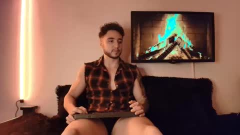 Snapshot of latinboyvip_ chatting on May 5, 2:47 pm LatinBoyVIP Colombian online show from May 5, 2:47 pm