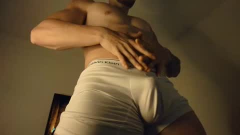 Snapshot of latinboyvip_ chatting on May 8, 1:38 pm LatinBoyVIP Colombian online show from May 8, 1:38 pm