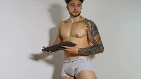Snapshot of latinboyvip_ chatting on June 3, 2:44 pm LatinBoyVIP Colombian online show from June 3, 2:44 pm
