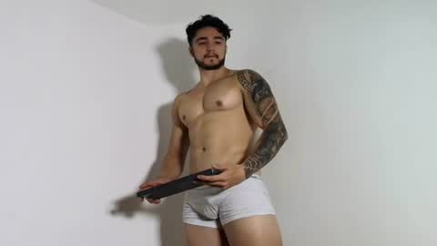 Snapshot of latinboyvip_ chatting on June 11, 2:59 pm LatinBoyVIP Colombian online show from June 11, 2:59 pm