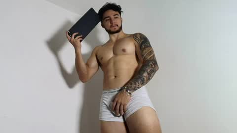 Snapshot of latinboyvip_ chatting on June 12, 3:33 pm LatinBoyVIP Colombian online show from June 12, 3:33 pm