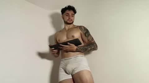 Snapshot of latinboyvip_ chatting on July 14, 2:05 am LatinBoyVIP Colombian online show from July 14, 2:05 am