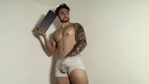 Snapshot of latinboyvip_ chatting on July 21, 2:41 pm LatinBoyVIP Colombian online show from July 21, 2:41 pm