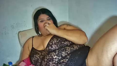 latincurvy1992 online show from September 21, 4:58 am
