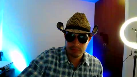 Snapshot of latingogo chatting on February 15, 9:33 pm Latingogo online show from February 15, 9:33 pm