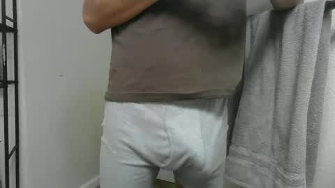 latinman7945 online show from June 19, 8:40 am