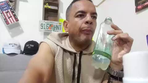 Snapshot of latinmartin254 chatting on October 18, 2:03 am latinmartin254 online show from October 18, 2:03 am