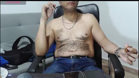 Snapshot of latinmartin254 chatting on March 13, 12:06 am latinmartin254 online show from March 13, 12:06 am