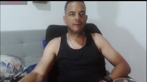 latinmartin254 online show from April 19, 7:27 pm