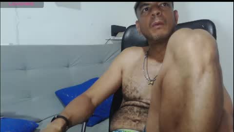 latinmartin254 online show from June 3, 12:35 am