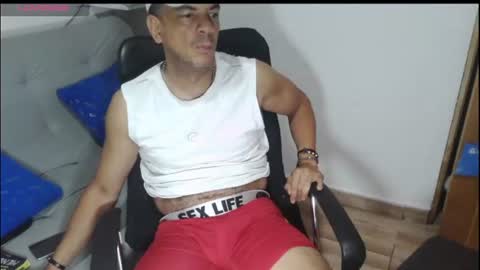 latinmartin254 online show from June 13, 3:37 am