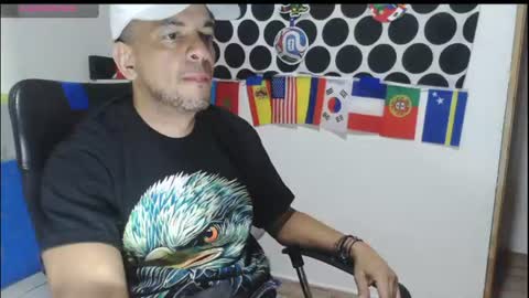 latinmartin254 online show from June 21, 2:58 am