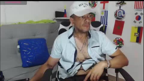 latinmartin254 online show from June 29, 4:40 pm
