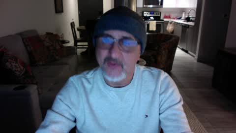 Snapshot of latinnous chatting on December 8, 11:19 pm QS - INDEPENDENT MODEL online show from December 8, 11:19 pm