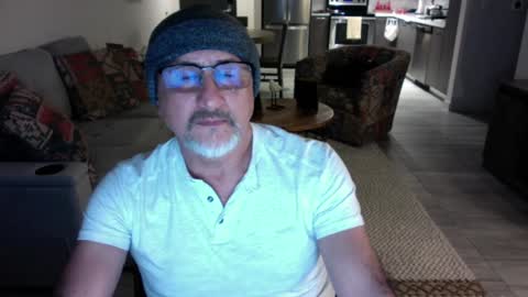 Snapshot of latinnous chatting on December 11, 6:04 am QS - INDEPENDENT MODEL online show from December 11, 6:04 am