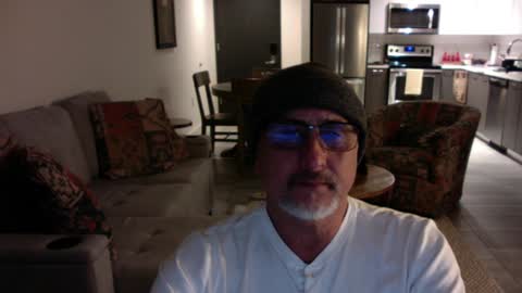 Snapshot of latinnous chatting on December 17, 4:56 am QS - INDEPENDENT MODEL online show from December 17, 4:56 am