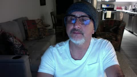 Snapshot of latinnous chatting on December 19, 4:23 am QS - INDEPENDENT MODEL online show from December 19, 4:23 am