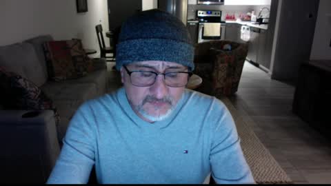 Snapshot of latinnous chatting on December 22, 5:12 am QS - INDEPENDENT MODEL online show from December 22, 5:12 am