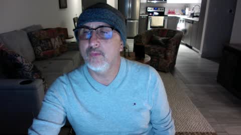 Snapshot of latinnous chatting on January 17, 5:11 am QS - INDEPENDENT MODEL online show from January 17, 5:11 am