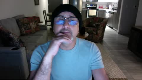 Snapshot of latinnous chatting on January 18, 5:41 am QS - INDEPENDENT MODEL online show from January 18, 5:41 am