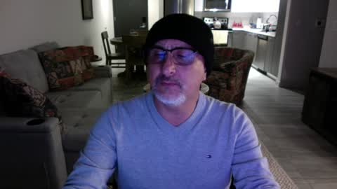 Snapshot of latinnous chatting on January 19, 4:54 am QS - INDEPENDENT MODEL online show from January 19, 4:54 am