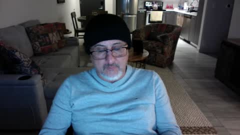 Snapshot of latinnous chatting on January 19, 7:57 am QS - INDEPENDENT MODEL online show from January 19, 7:57 am