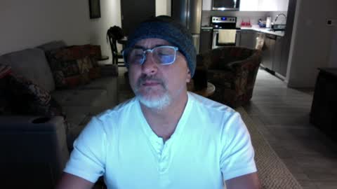 Snapshot of latinnous chatting on January 27, 6:09 am QS - INDEPENDENT MODEL online show from January 27, 6:09 am